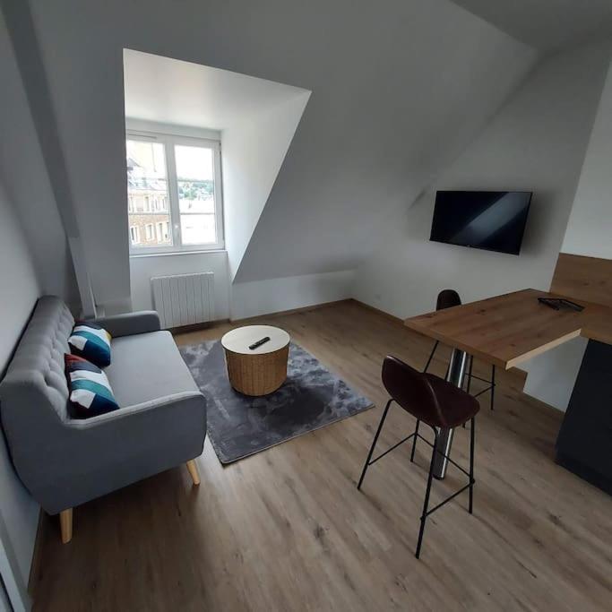 Bel Appartement F2 Hyper Centre Refait A Neuf 康坦斯 外观 照片